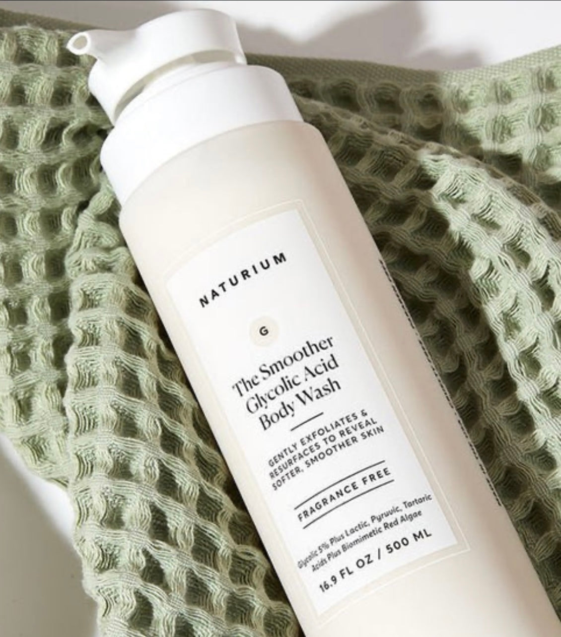 NATURIUM The Smoother Glycolic Acid Exfoliating Body Wash 500ml